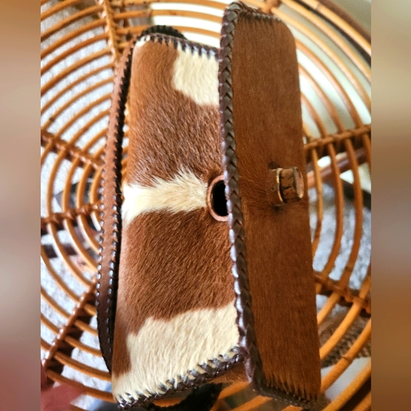 Cow print purse - Picture 5 of 12